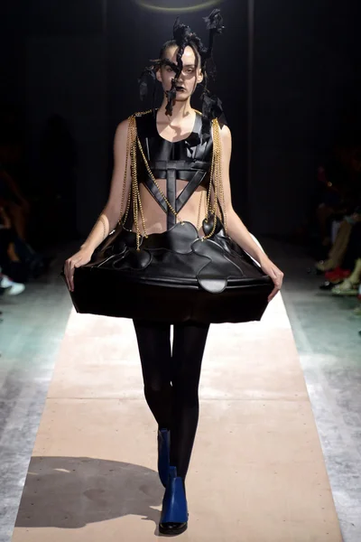 Look 8